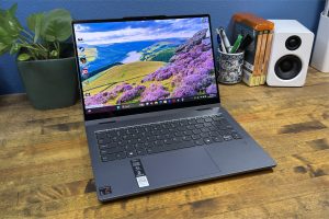 This Lenovo Snapdragon OLED 2-in-1 laptop is crazy for just $475